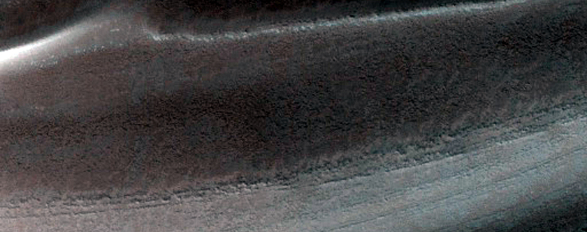 Possible Powder Avalanches at Off-Monitoring Section of North Polar Scarp