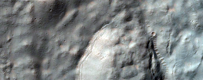Well-Preserved 5 Kilometer Diameter Impact Crater in Terra Cimmeria