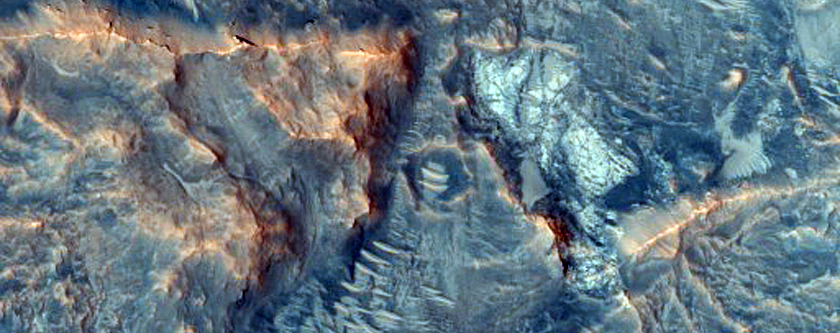 Central Uplift of Crater Near Mawrth Vallis