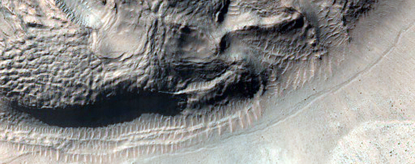 Slope Features on Crater Wall in Terra Cimmeria