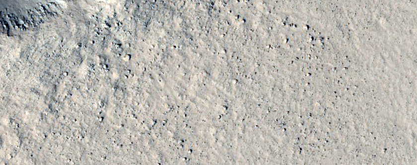 Fresh Crater on Northern Plains