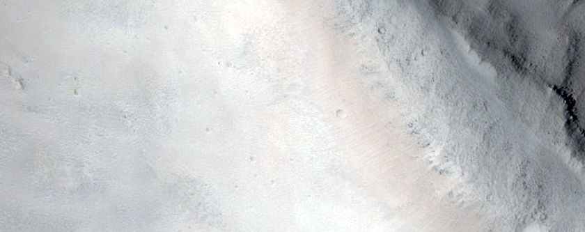 Crater Rim and Ejecta in Phlegra Dorsa Region