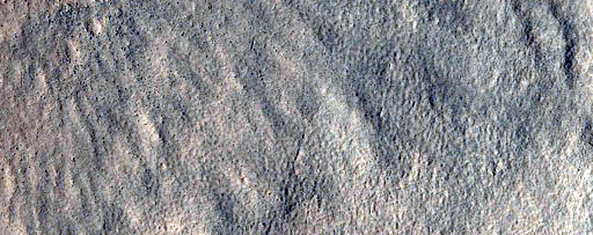 Fresh Crater on Northern Plains