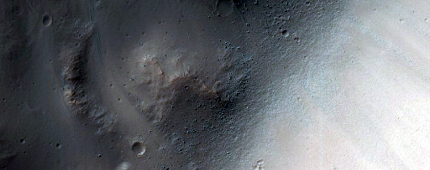Well-Preserved 5-Kilometer Impact Crater in Terra Sirenum