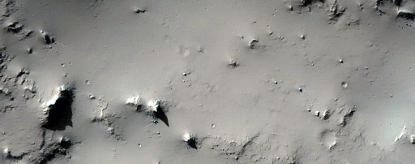 Very Well-Preserved 40-Kilometer Crater in Noachis Terra