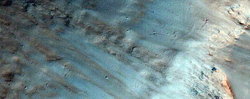 Crater in Terra Sirenum