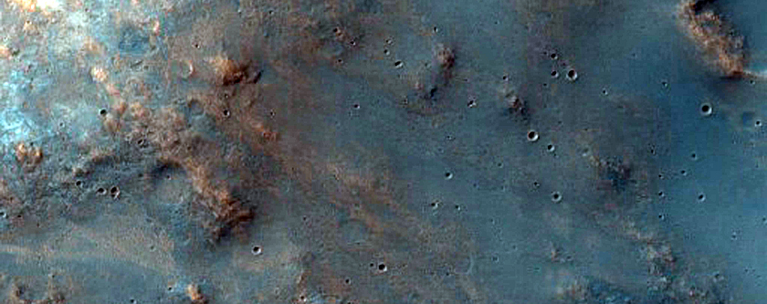 Light-Toned Wall of Crater between Syrtis Major Planum and Tyrrhena Terra