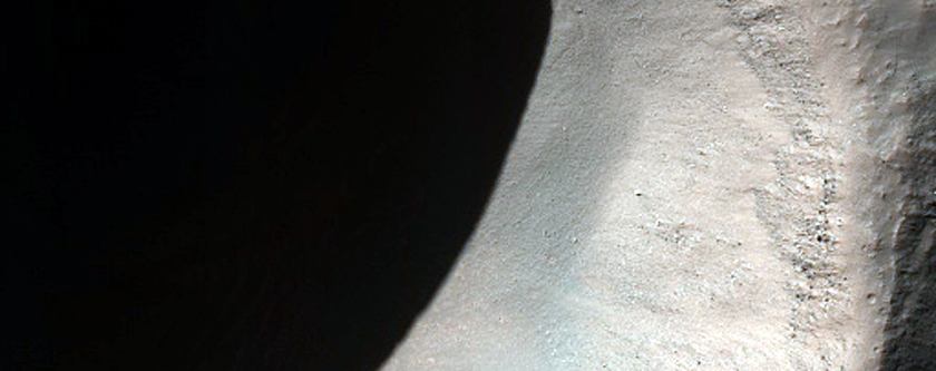 Well-Preserved 1-Kilometer Diameter Impact Crater