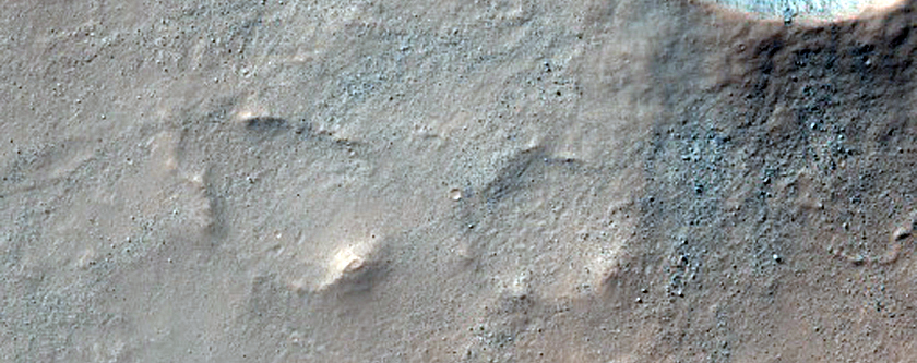 Small Recent Crater in Syria Planum