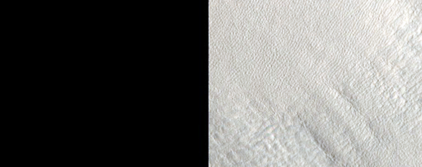 Ridges around Mound in Protonilus Mensae
