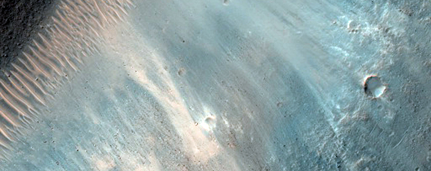 Phyllosilicates Associated with Fissure on Margaritifer Terra