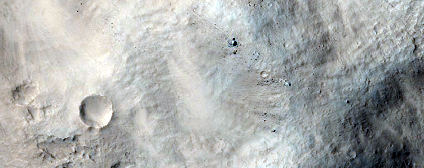 Central Peak of Large Crater in Isidis Planitia