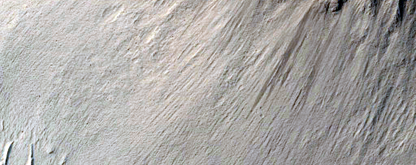 Central Features in an Impact Crater in Arabia Terra