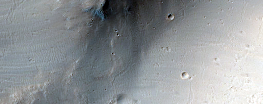 Crater Rim in Greater Terra Sirenum