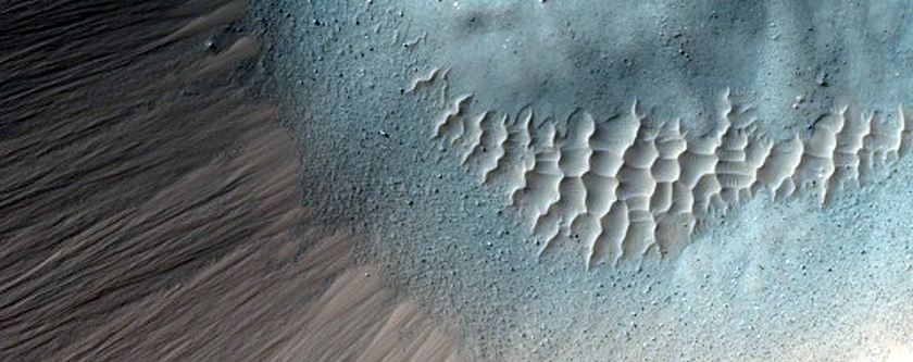 Fresh 3-Kilometer Crater in Tyrrhena Terra