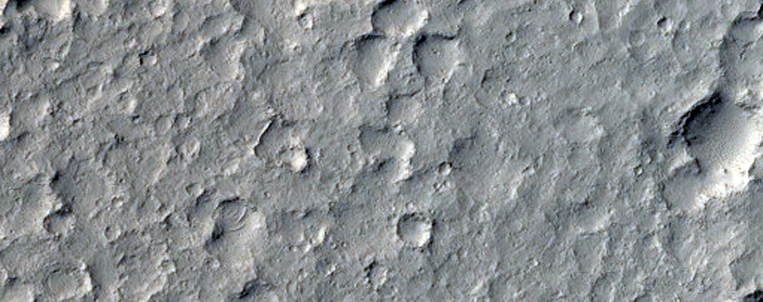 Depression in CTX P13_006195_1728_XN_07S202W and THEMIS V14574001