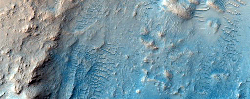 Gullies in Crater North of Iani Chaos