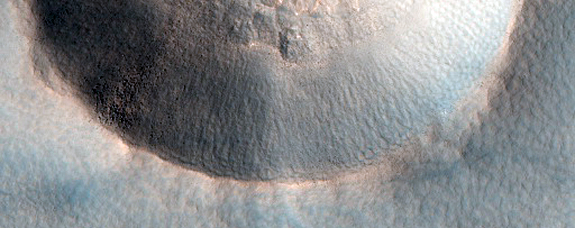 Well-Preserved 1-Kilometer Impact Crater