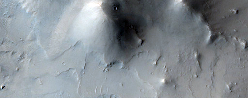Central Uplift of an Impact Crater in Arabia-Syrtis Major Region