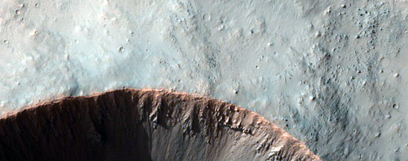 Well-Preserved 1-Kilometer Impact Crater
