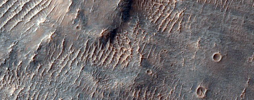 Well-Preserved 2-Kilometer Impact Crater
