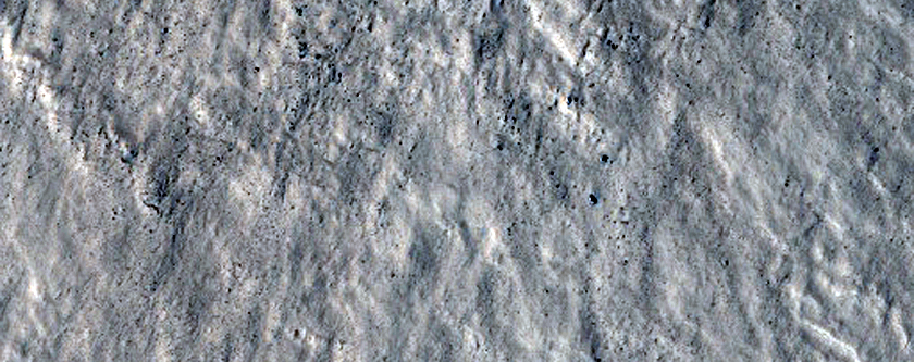 Well-Preserved 1-Kilometer Crater
