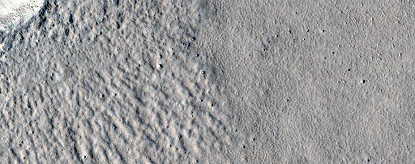 Small Very Recent Crater in Utopia Planitia
