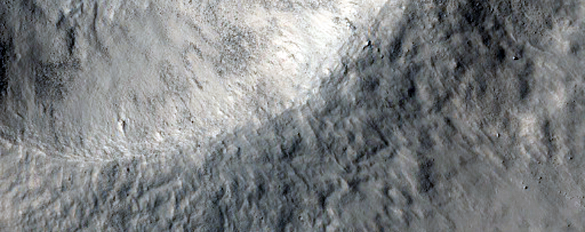 Well-Preserved 1-Kilometer Impact Crater
