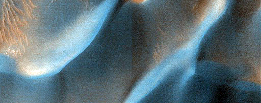Central Structure of Crater in Hellas Planitia
