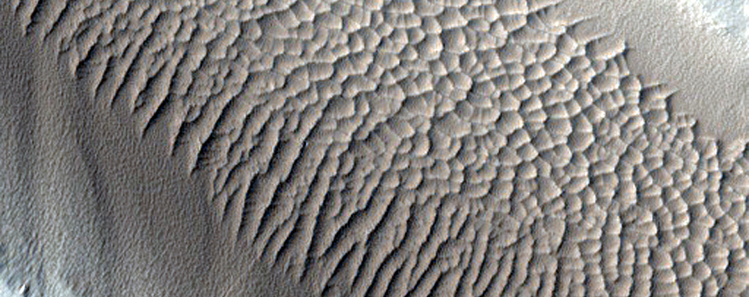 Intersecting Faults in Noctis Labyrinthus
