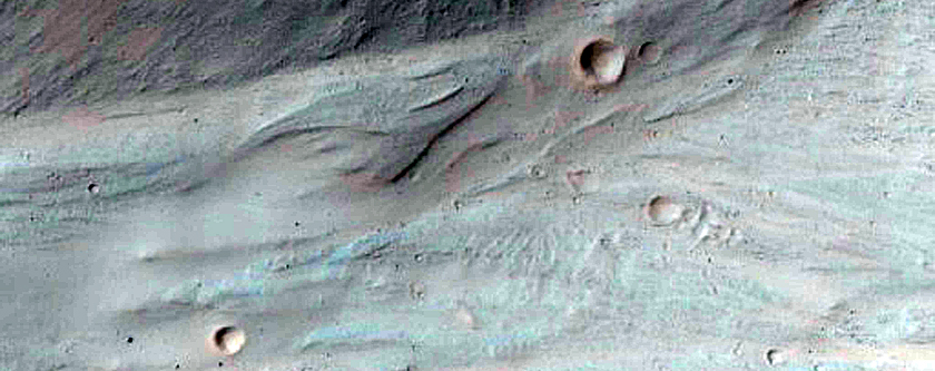 Deep Bedrock in Central Valles Marineris
