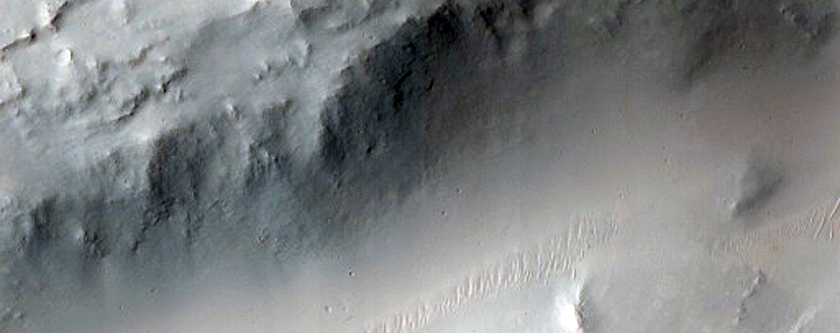 Well-Preserved 6-Kilometer Impact Crater
