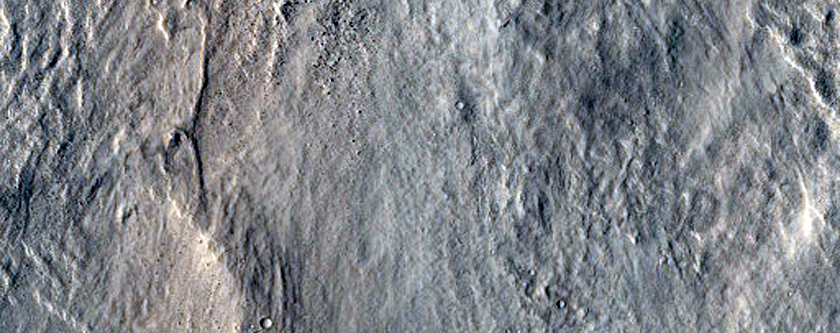 Small Fresh Oblique Impact Crater in Isidis Planitia
