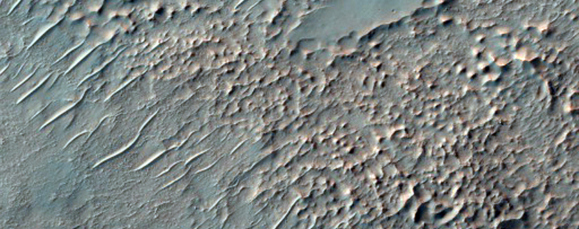 Flow Features on Crater Rim
