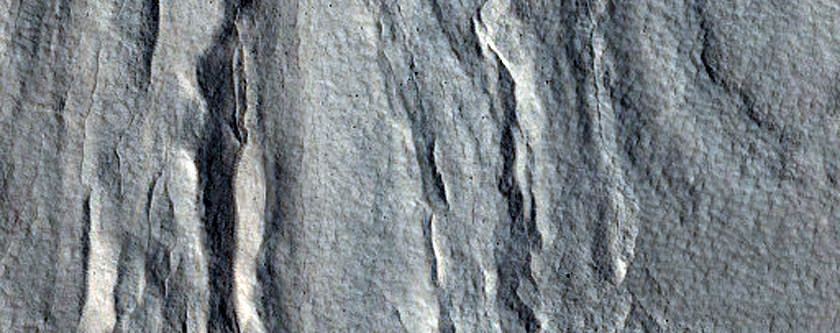 Crater Filled with Mantling Deposit in Far Eastern Acidalia Planitia
