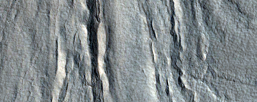 Crater Filled with Mantling Deposit in Far Eastern Acidalia Planitia
