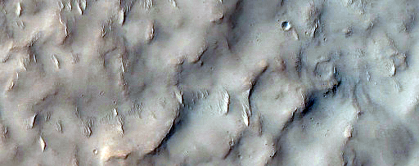 Well-Preserved 2-Kilometer Diameter Impact Crater
