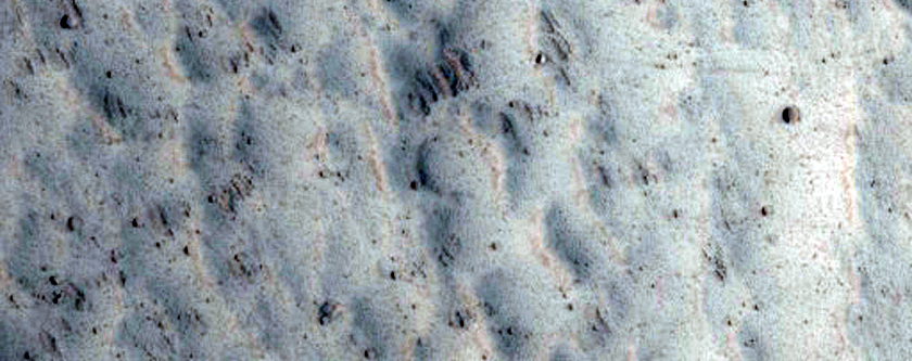 Well-Preserved Impact Crater in Kasei Valles
