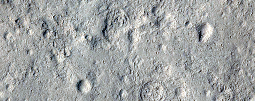 Ridges on Floor of Schiaparelli Crater
