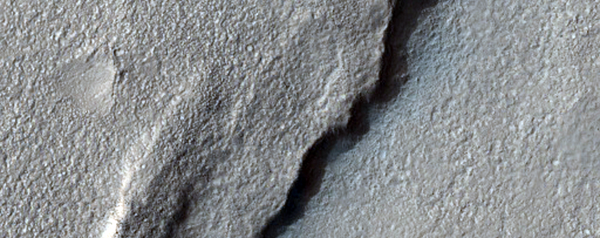 Scarp and Mounds in Eridania Planitia
