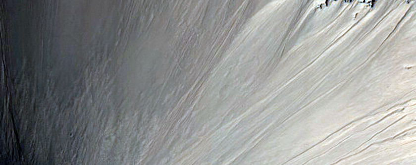 Well-Preserved Impact Crater

