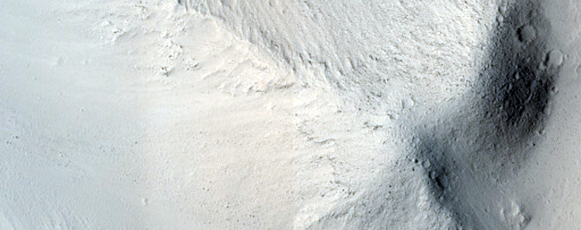 Central Peak of a Large Impact Crater South of Elysium Planitia
