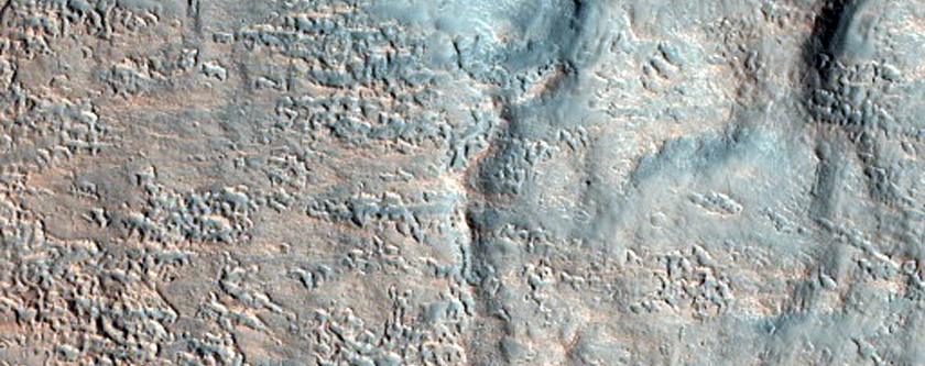 Rim and Ejecta of Well-Preserved Crater in Acidalia Planitia
