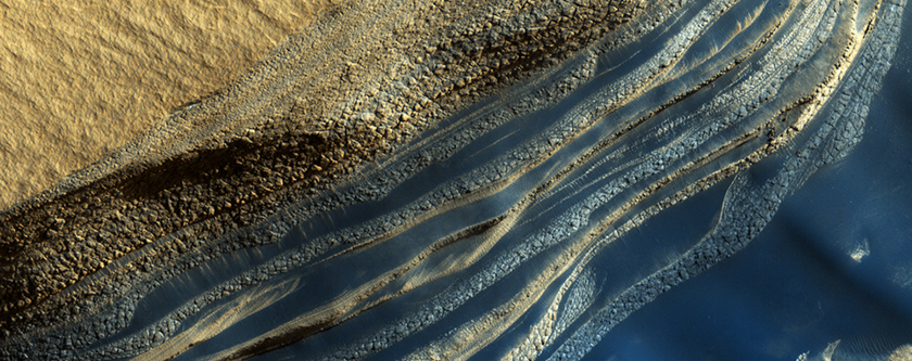 Depositi stratificati nella scarpata di testa di Chasma Boreale, polo nord di Marte 