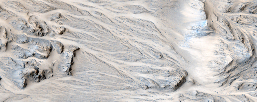 Abanicos fluviales en el cráter Mojave. ¿Llovió en Marte?