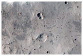 Minimus crater in ora crateris maioris orti spectantibus ex Maja Valle 