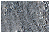 Iuga curvata in mesae base in Protonilo Mensis