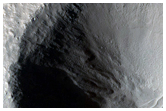 Well-Preserved 1-Kilometer Impact Crater
