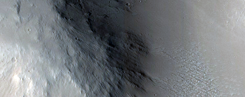 Light-Toned Patch on Trough Floor
