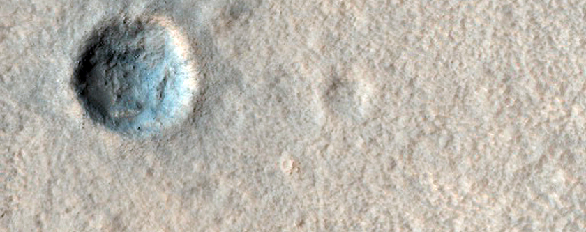 Recentissimus parvus crater